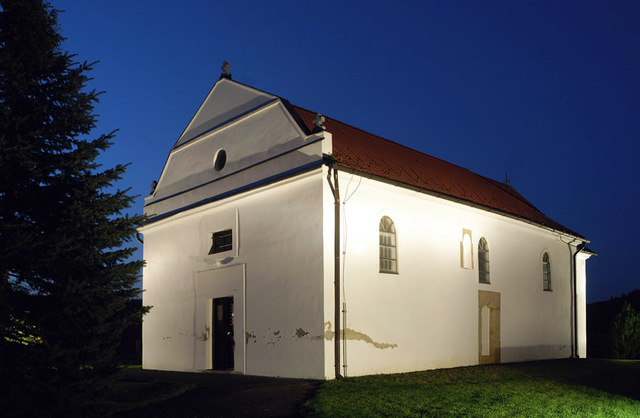 A templom délnyugatról (Fotó: Takács Gábor, 2007.08.15.)